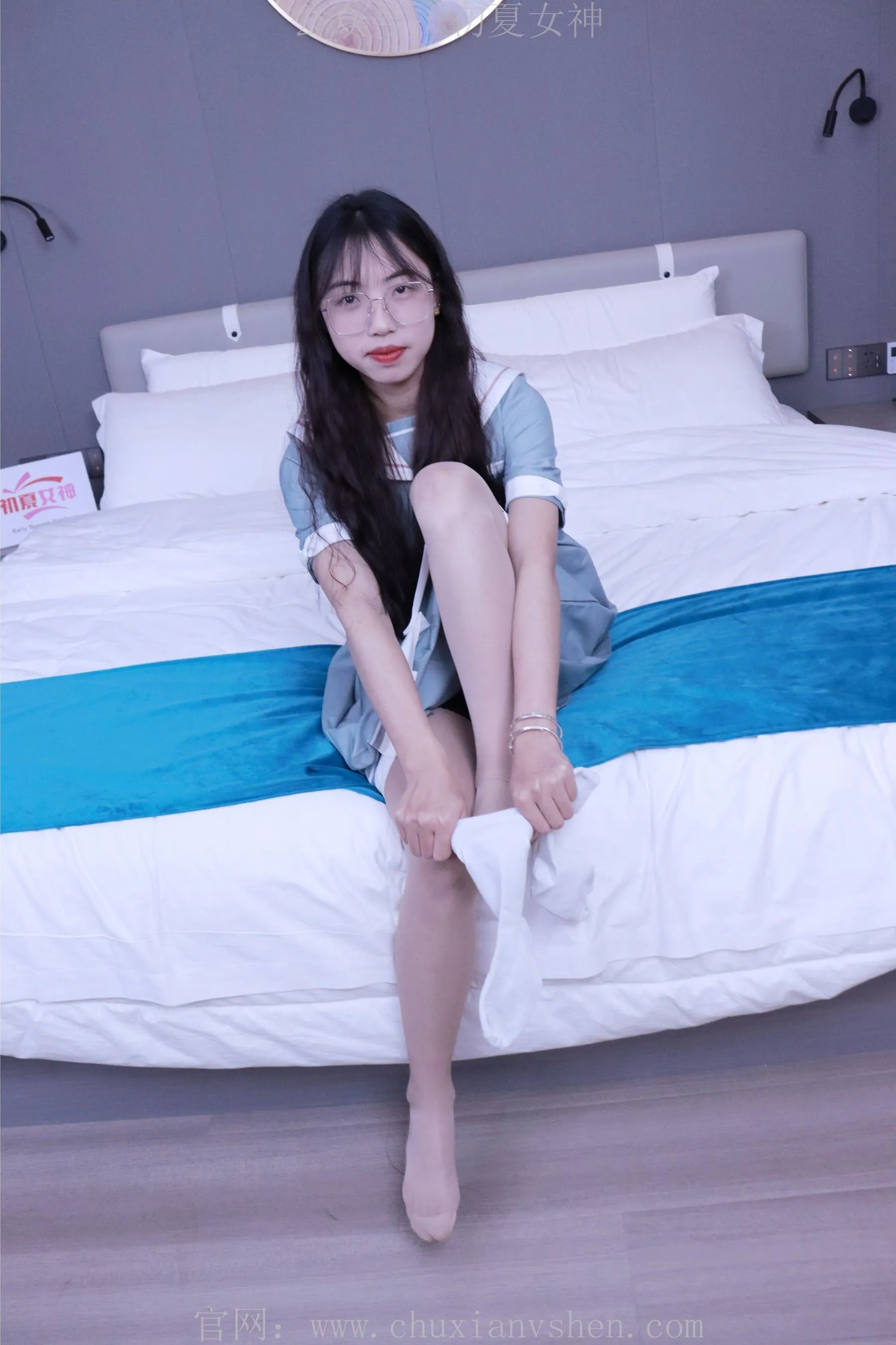 初夏女神 NO.008 雪糕 浅蓝色JK裙搭配小白鞋 [135P]插图9